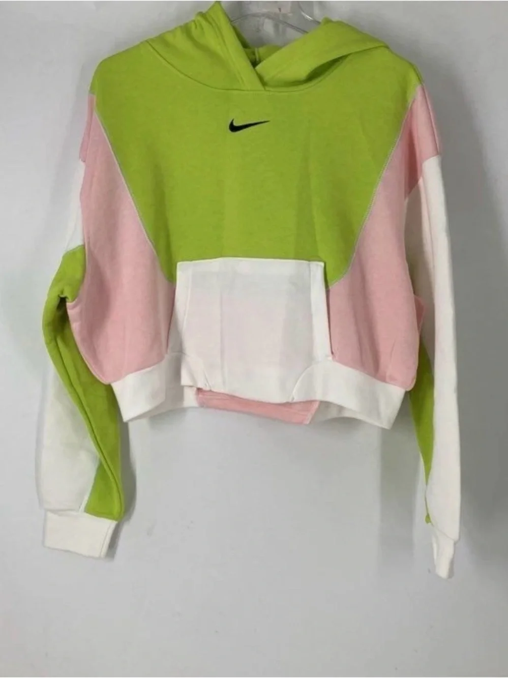 Nike cropped style